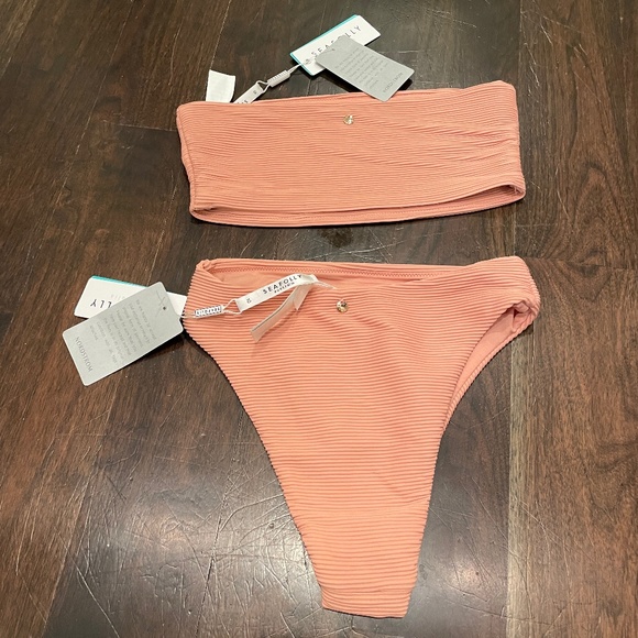 Seafolly bikini set swimsuit NWT $100 beautiful peach color - Picture 2 of 4